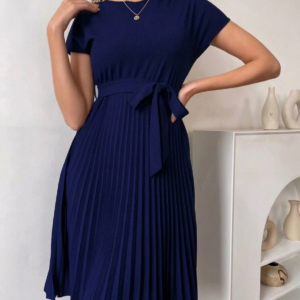 Vestido Plissado Azul Marinho com Cinto - Elegância e Conforto